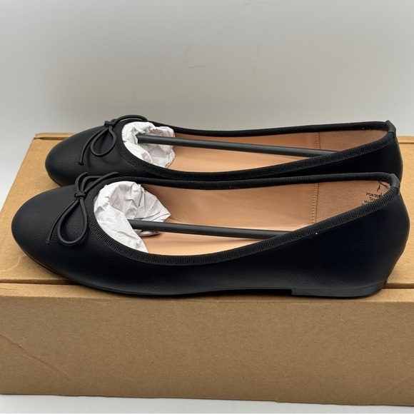 Journee Collection Vika Black Ballet Flats Size 6.5 - Picture 3 of 8